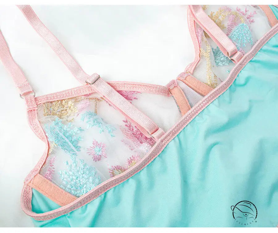 Seasonless Lace Embroidery Lingerie Set with Floral Details