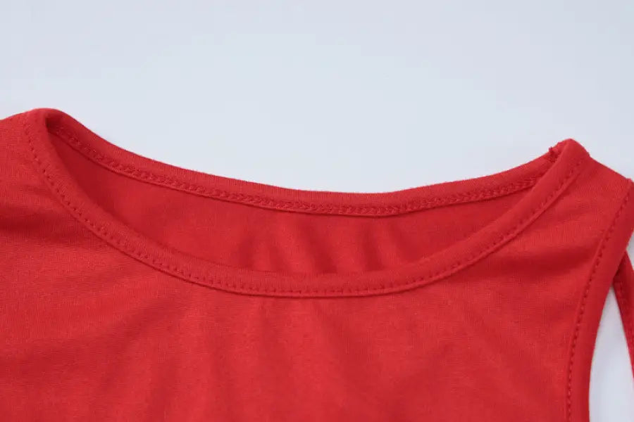 Red sleeveless top with round neckline, ideal as part of a metal buckle yoga jumpsuit