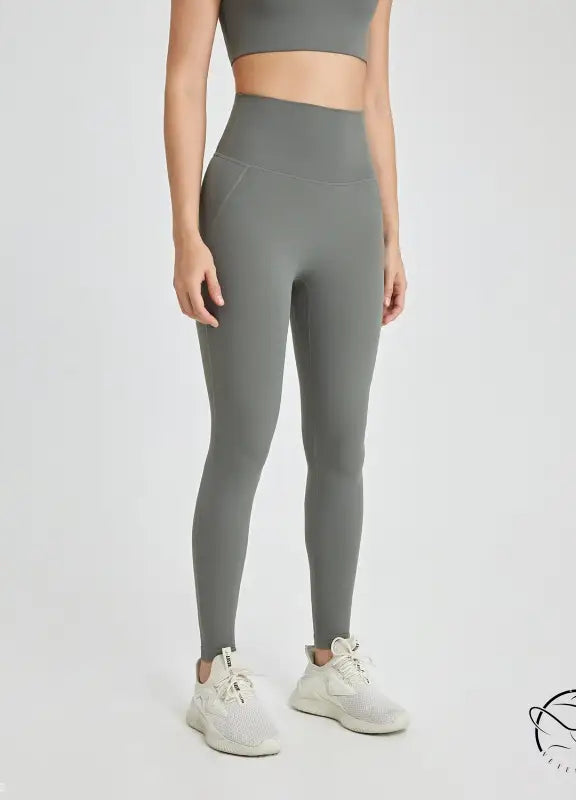 Charcoal gray high-waisted seamless leggings in wild berry color