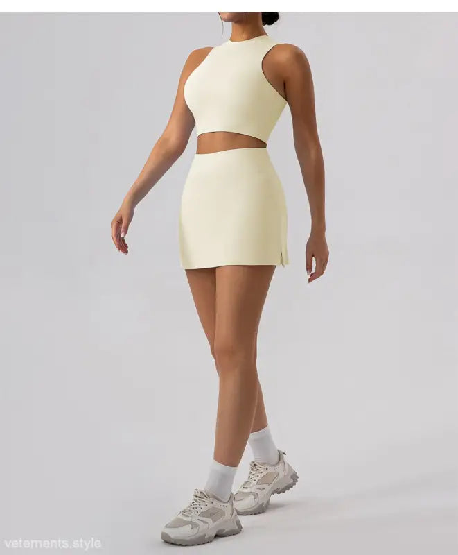 OUTER WEAR CLOSE FITTING TOP-VETEMENTS