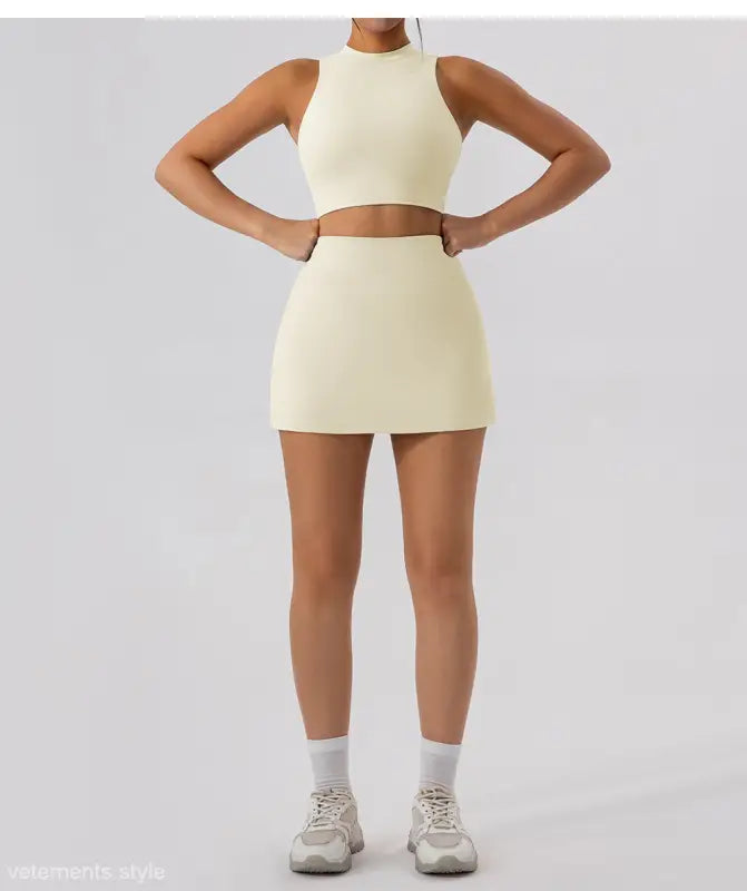 OUTER WEAR CLOSE FITTING TOP-VETEMENTS