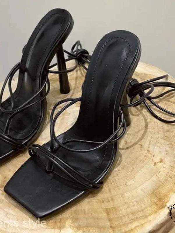 LACE-UP THIN HIGH HEEL