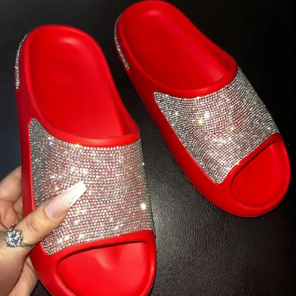 COMFORTABLE AND STYLISH SLIPPERS-VETEMENTS