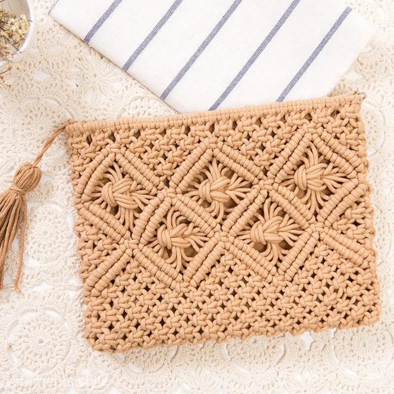 Beige macramé clutch with diamond pattern and tassel for bohemian beach bag style