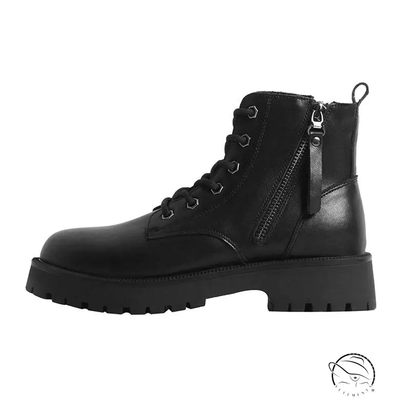 STYLISH AND VERSATILE BOOTS-VETEMENTS