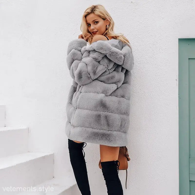 VINTAGE FLUFFY COAT-VETEMENTS