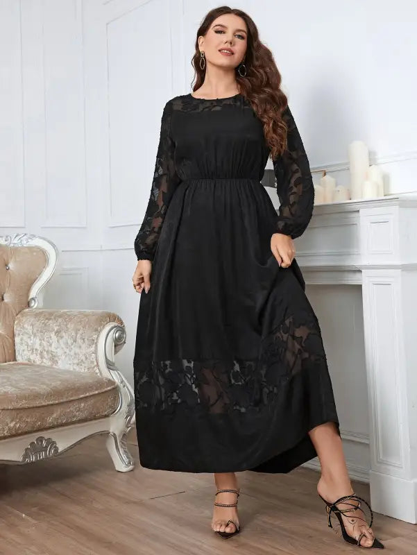 Elegant black lace long-sleeved maxi dress