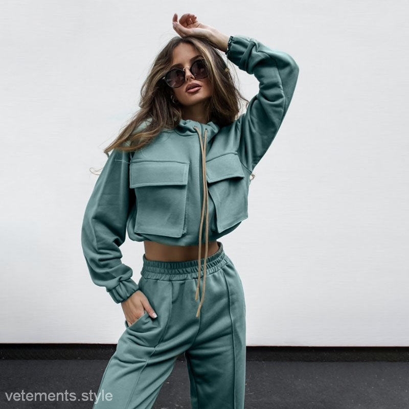 Teal two-piece tracksuit from the Elegant Vetements Suit collection with long sleeves