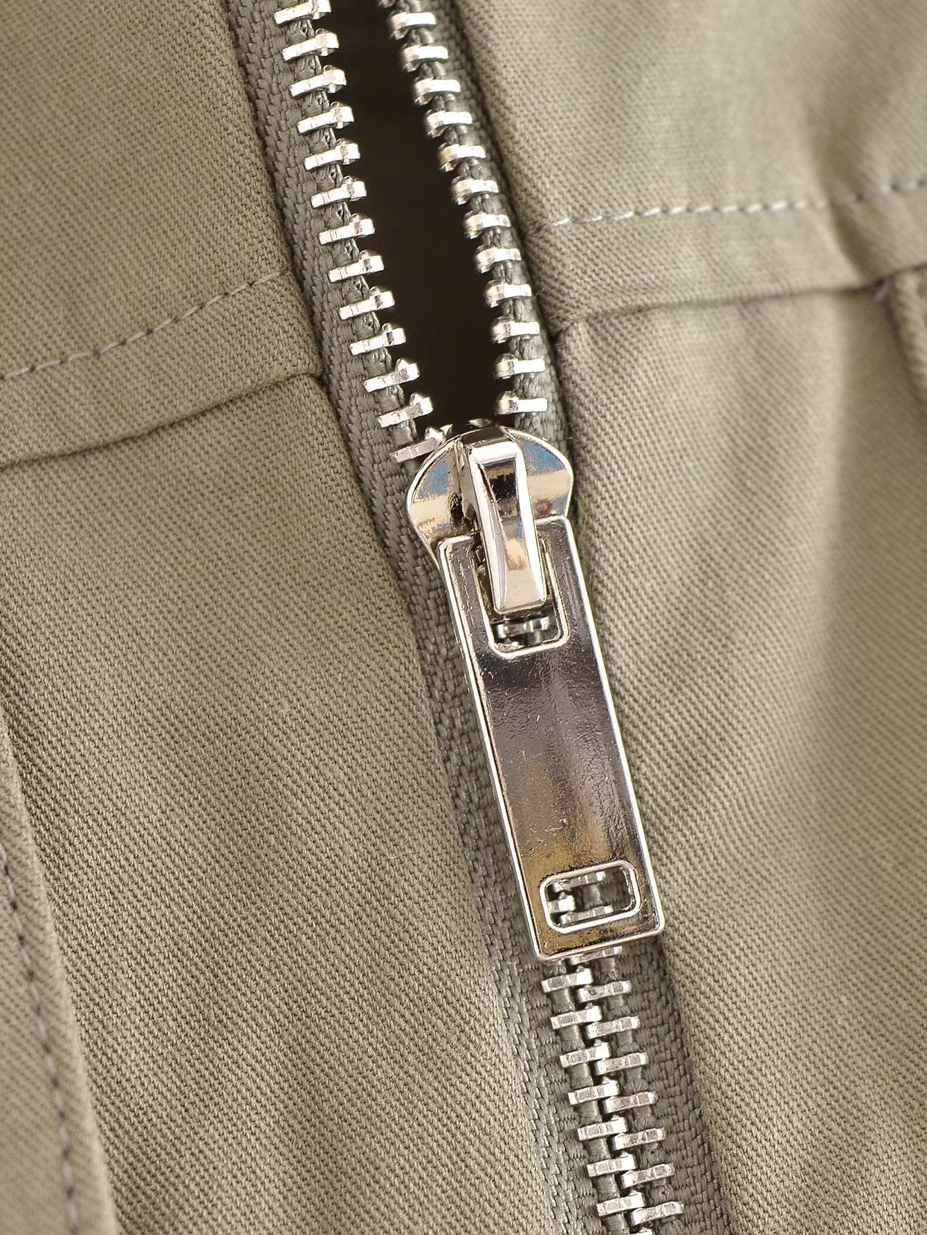 Langry fashion silver zipper with black teeth for loose windbreaker shirt