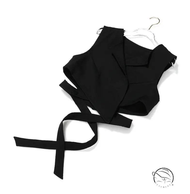 Elegant lace up black halter-neck crop top vest two piece suit