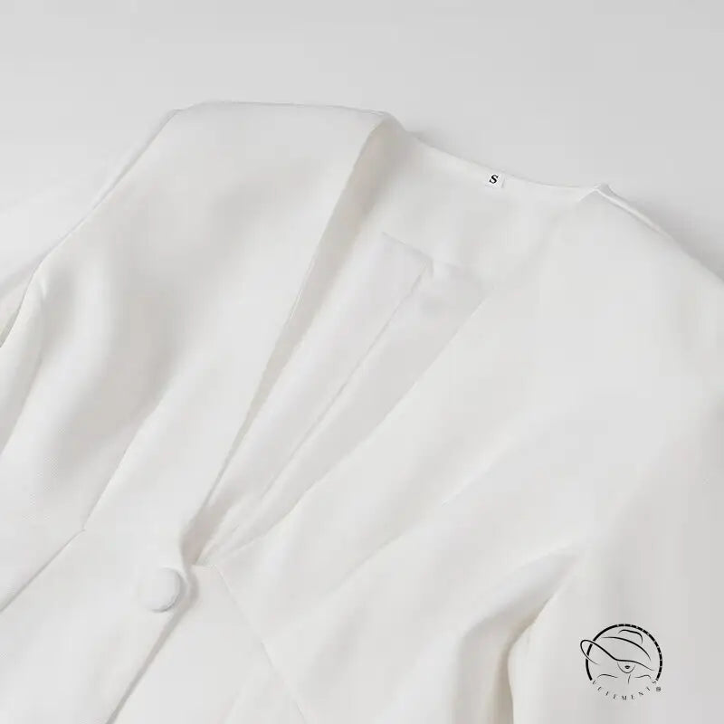 Elegant white linen langry fashion shirt with classic collar and chest pocket