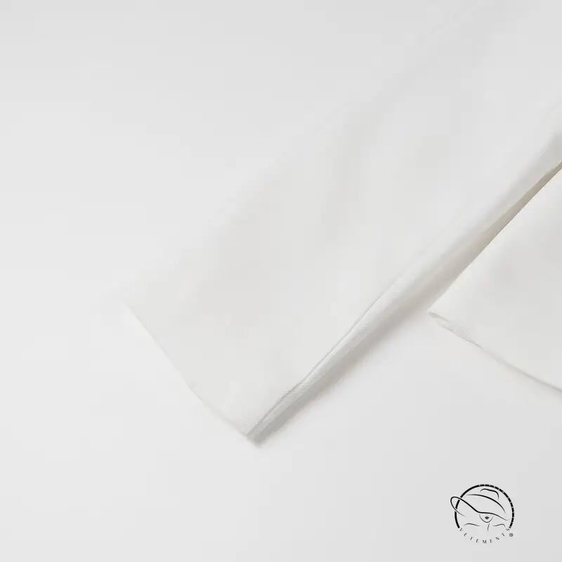 Elegant langry white tissue paper with delicate texture for fashion suits