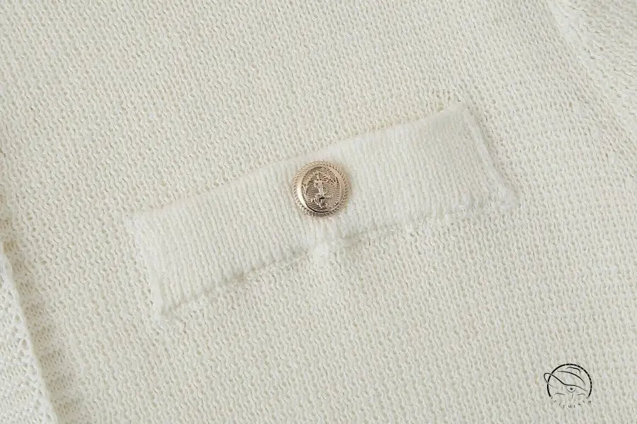 Slim casual knitted dress with white knit pocket and gold button