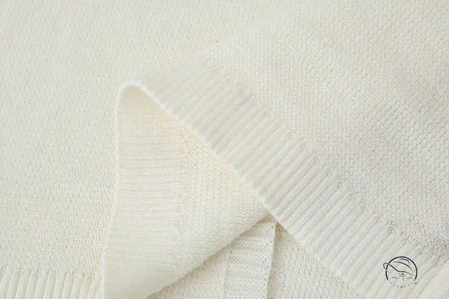 Slim casual knitted dress with folded white knit fabric