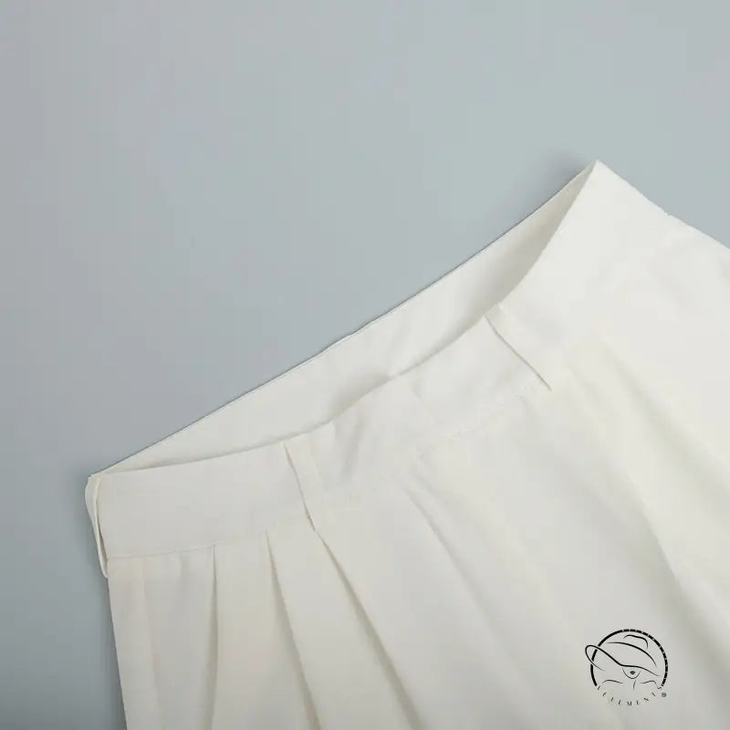Pure white office high-waisted pleated shorts