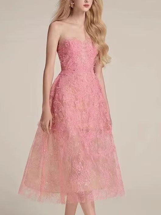 Elegant floral lace patchwork tulle dress featuring a strapless pink lace design for sophisticated fashion and ملابس style