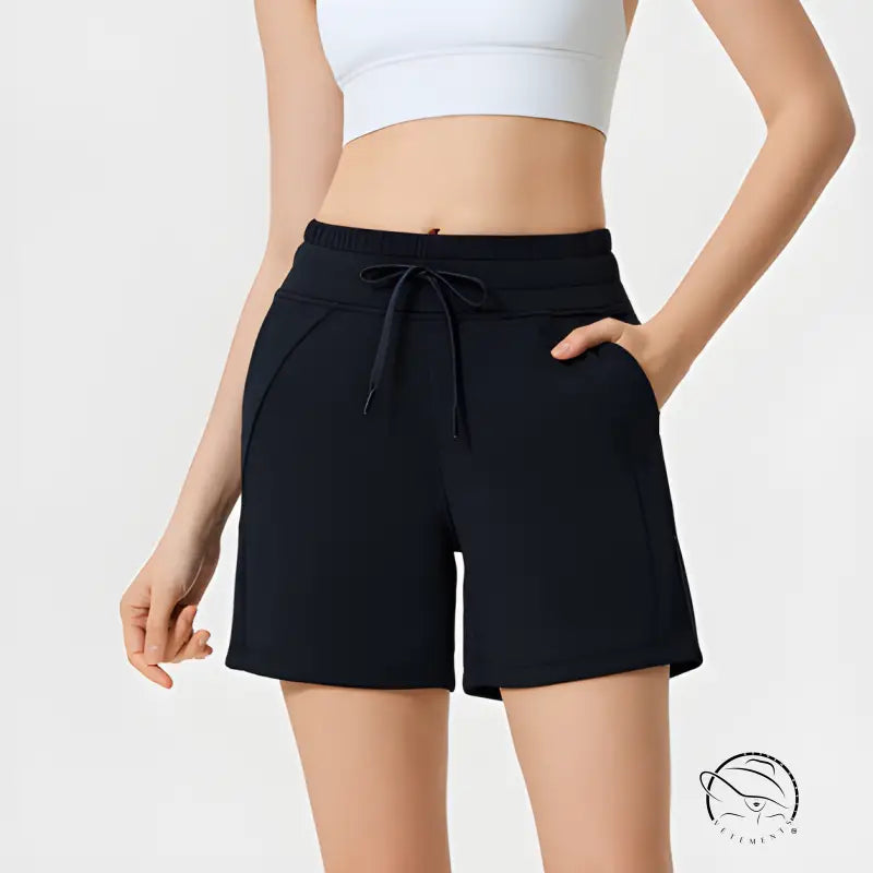 Black casual loose yoga shorts with drawstring and pockets