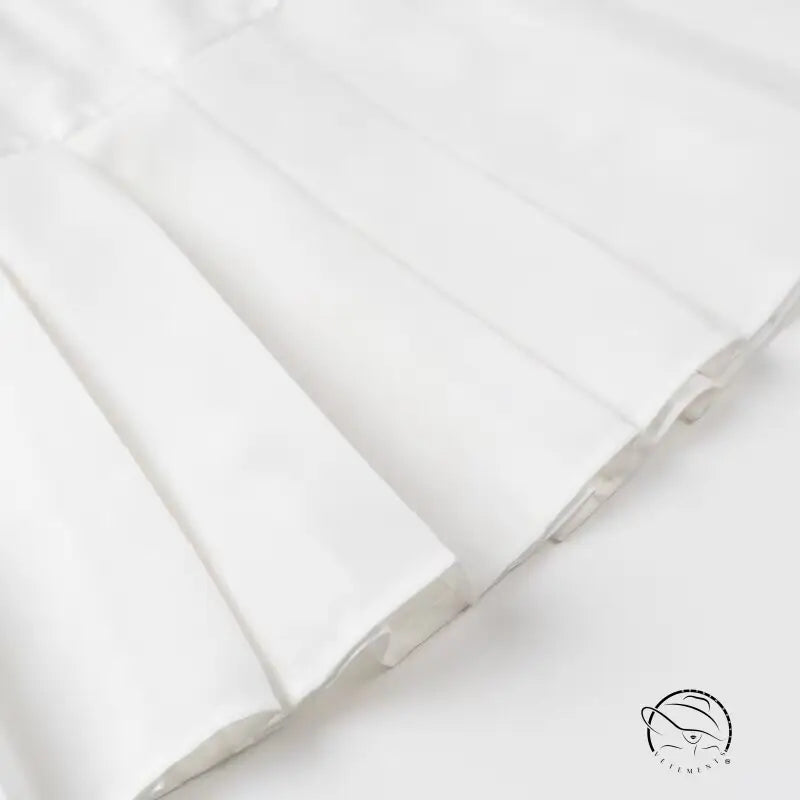 Elegant slim fit white pleated skirt with silver zipper in langry fashion