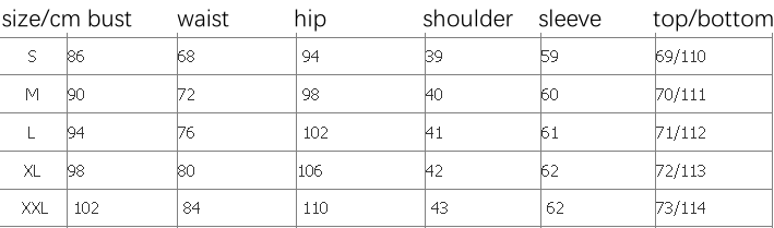 بلوزة نسائية أنيقة مخططة باللونين الأبيض والأسود بدون أكمام ورقبة عالية