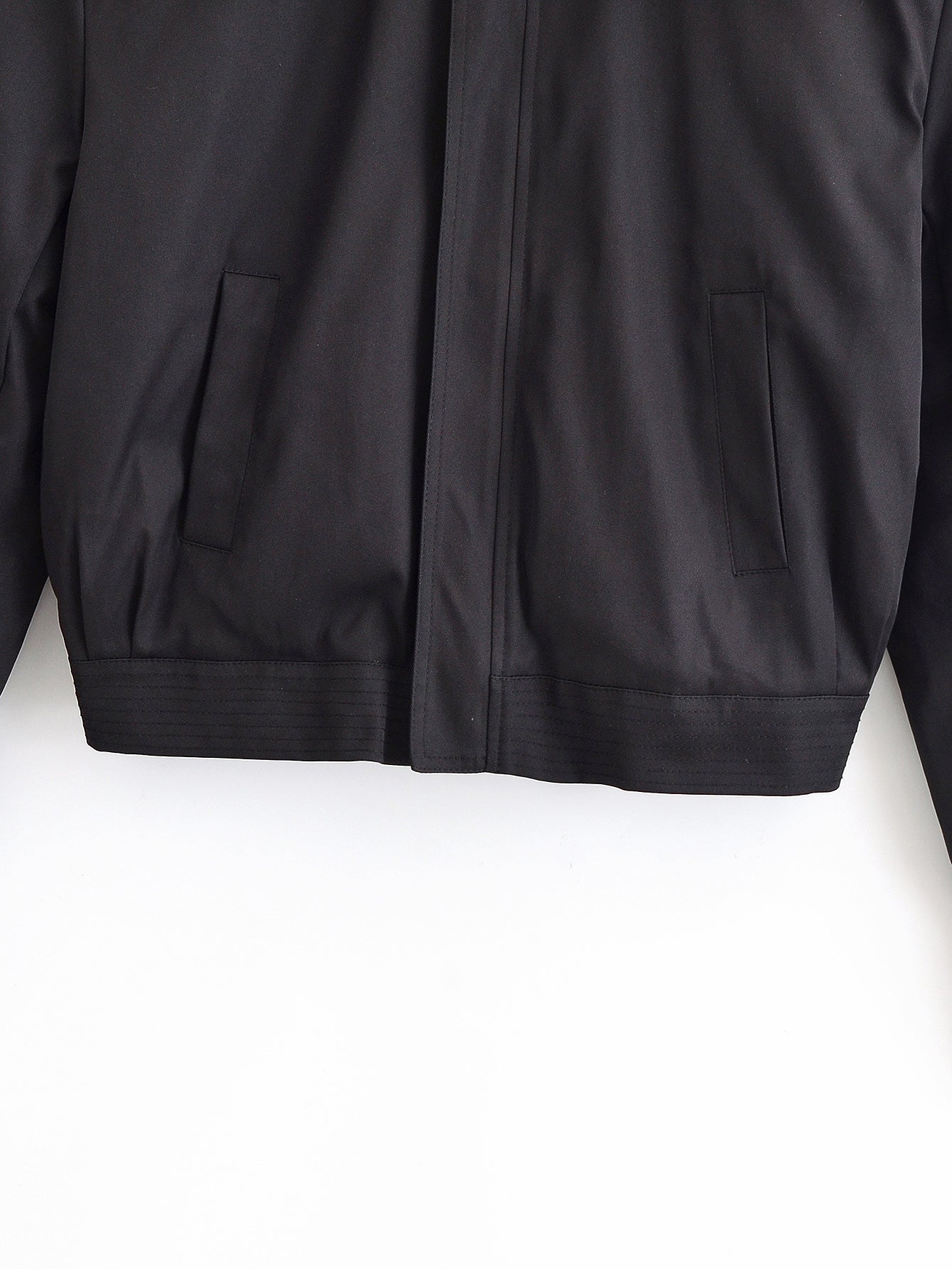 Langry fashion black zip-up bomber jacket with fur collar and ribbed cuffs