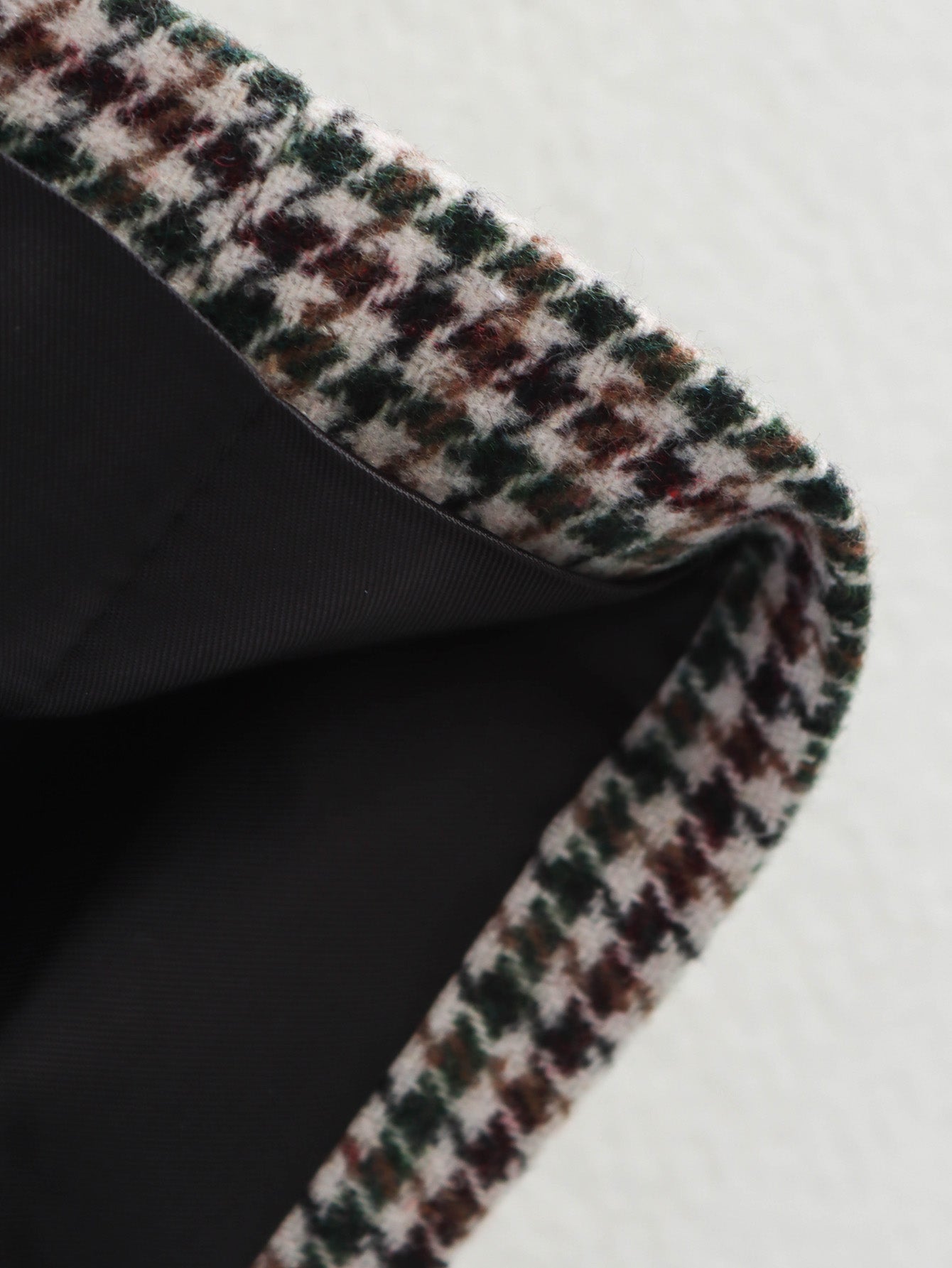 Langry fashion plaid wool scarf with brown, green, white stripes for retro blazer tops