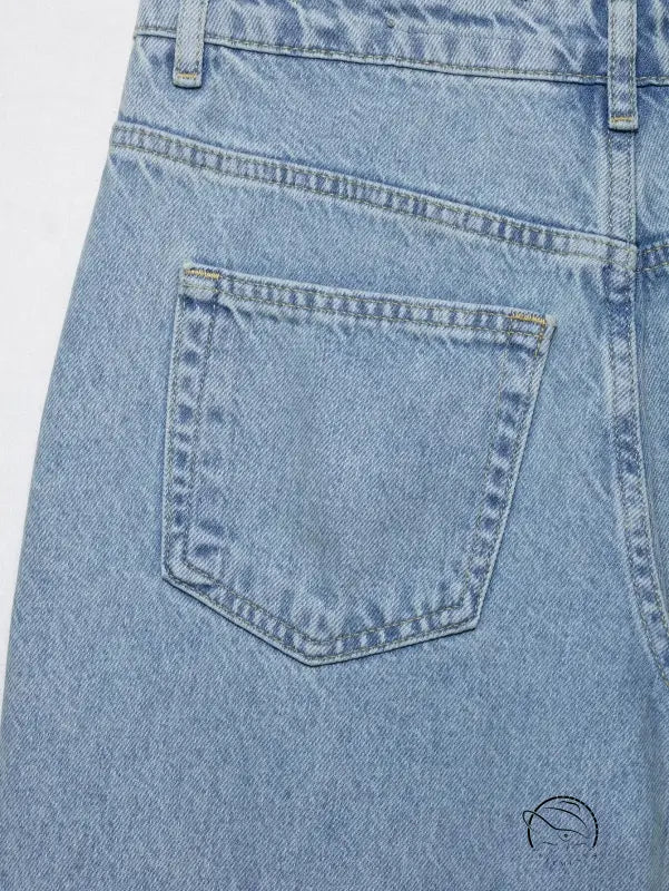 High waist wide leg jeans in light blue denim with crochet stitching