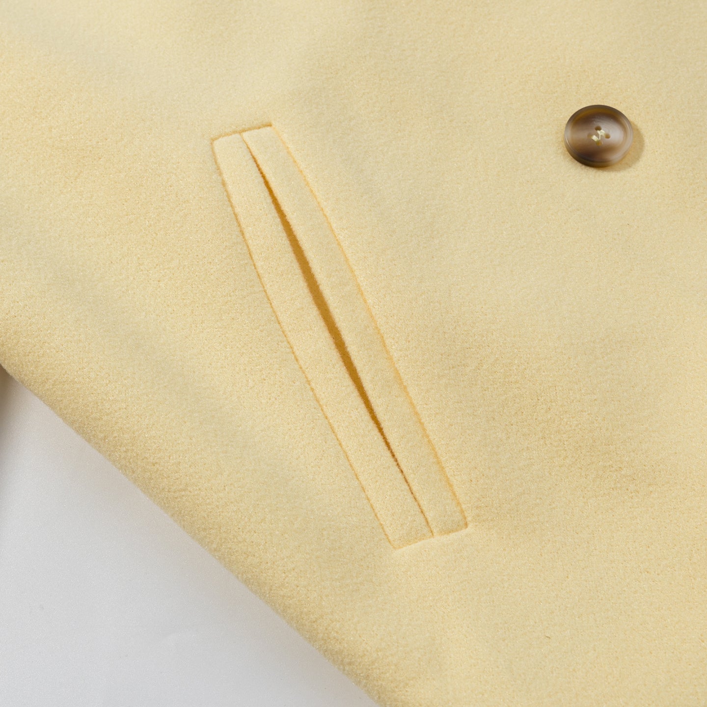 Langry fashion cream-colored pleated pocket with button on woolen coat
