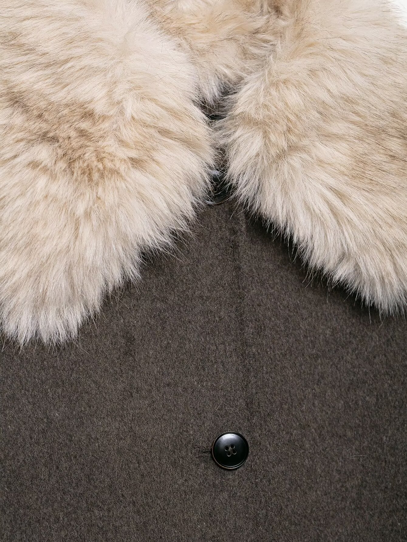 Elegant gray langry wool coat with fur effect neckline and black buttons