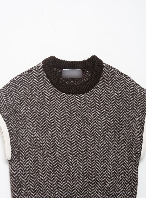 Elegant langry knitted brown herringbone vest with white accents