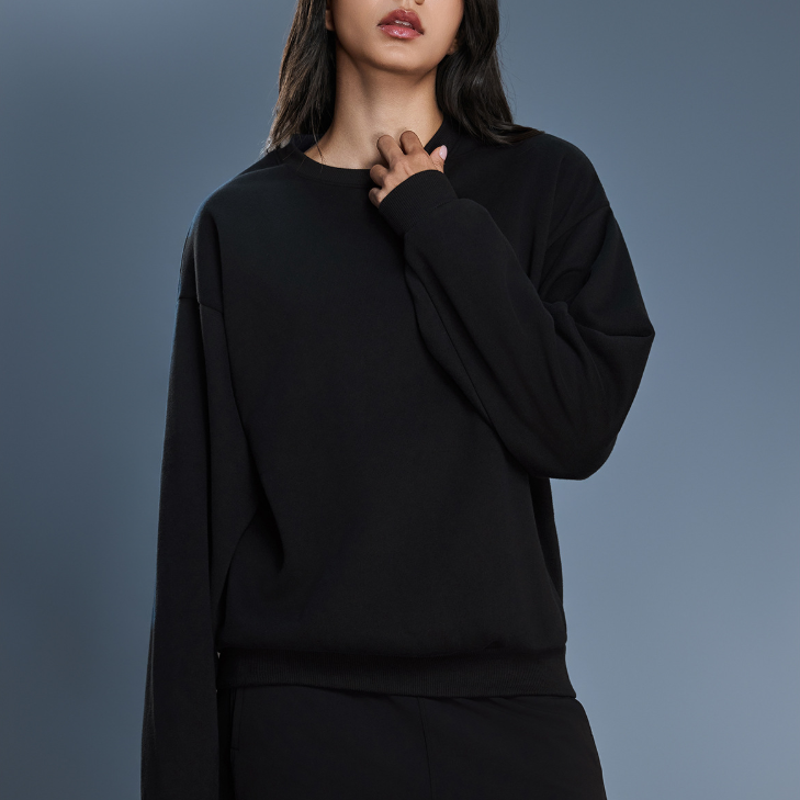 Black long sleeve velvet hoodie pullover in casual fashion