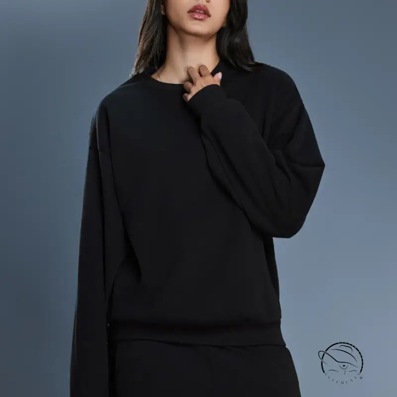 Black long sleeve oversized velvet hoodie pullover in casual fashion