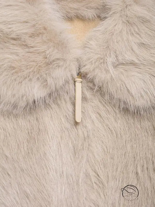 Fashionable warm Langry double sided wool jacket in cream faux fur with zipper and collar