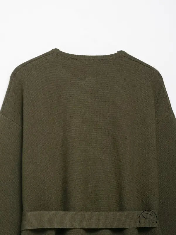 Olive green langry fashion round neck sweater with regular sleeve and ribbed hem