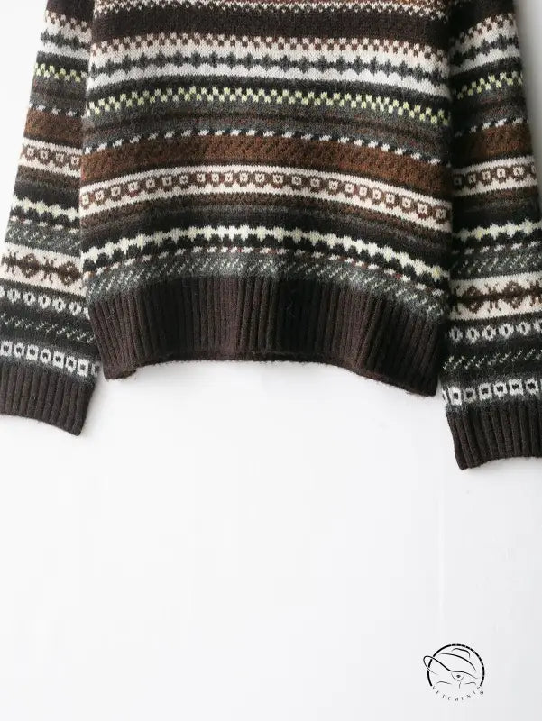 Cute langry fashion jacquard sweater in brown white stripes with ribbed cuffs