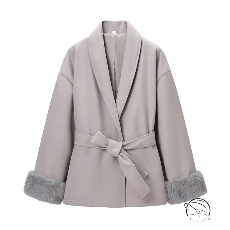 Elegant langry fashion woolen coat with belted waist and faux fur cuffs