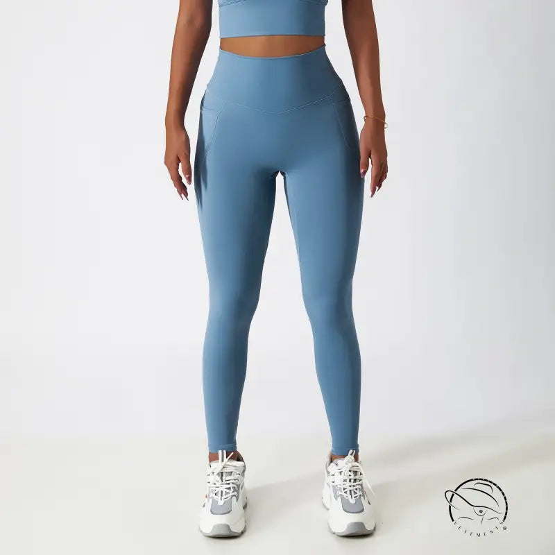 Breathable high-waisted blue yoga pants with white sneakers in Langry fashion