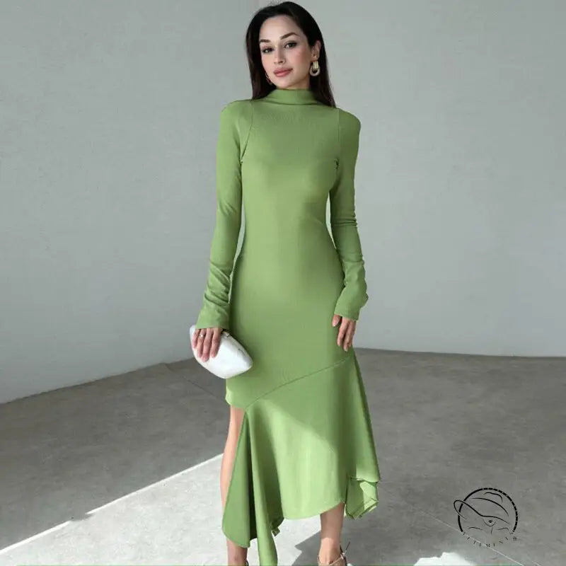 Elegant langry green high-slit turtleneck mermaid dress in fashion ملابس