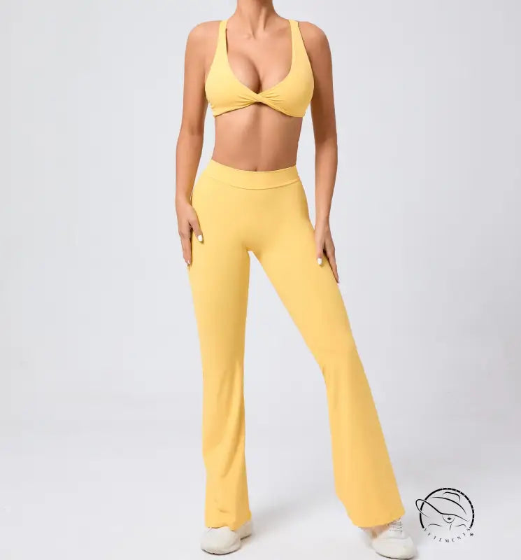 Peach hip raise tight brushed yoga clothes with yellow high-waisted ribbed pants and white sneakers