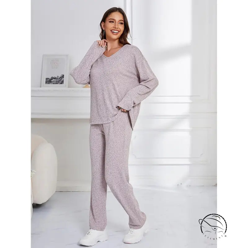 Light purple women’s long-sleeve V-neck knit top and lounge pants, winter outerwear loose