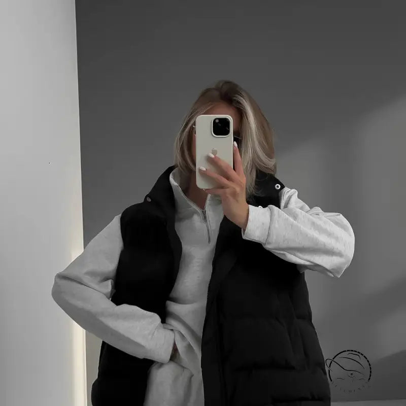 Black puffer vest in autumn winter fleece lined half zipper sweater