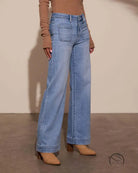 Stunning high waist straight jeans with wide-leg denim and front pockets