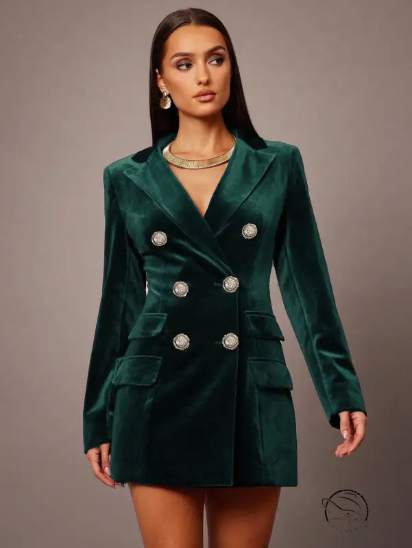 Elegant emerald green velvet blazer in langry fashion style
