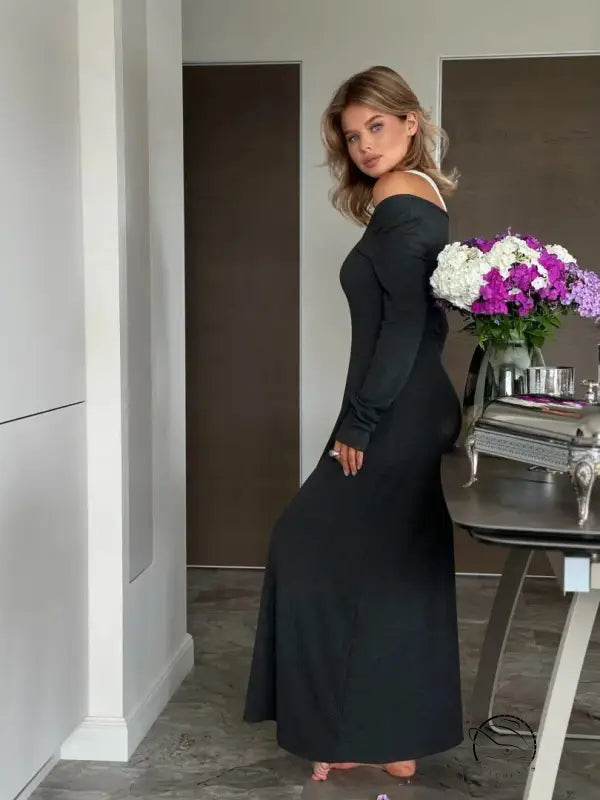 Elegant long black off-shoulder two-piece vest dress in langry fashion ملابس