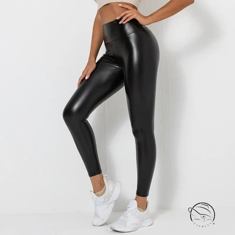 Shiny faux leather bright pants in black leggings style