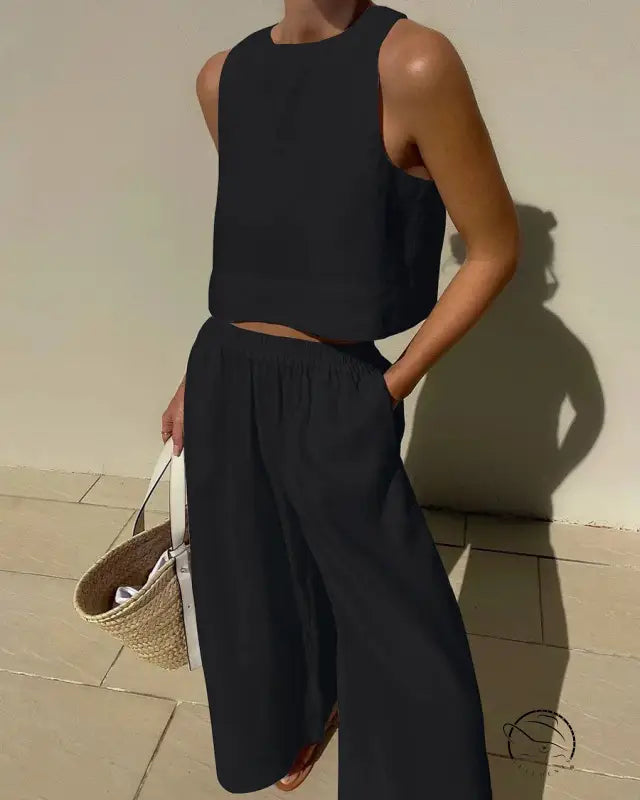 Black sleeveless crop top and wide-leg pants in casual loose sleeveless shirt two piece set