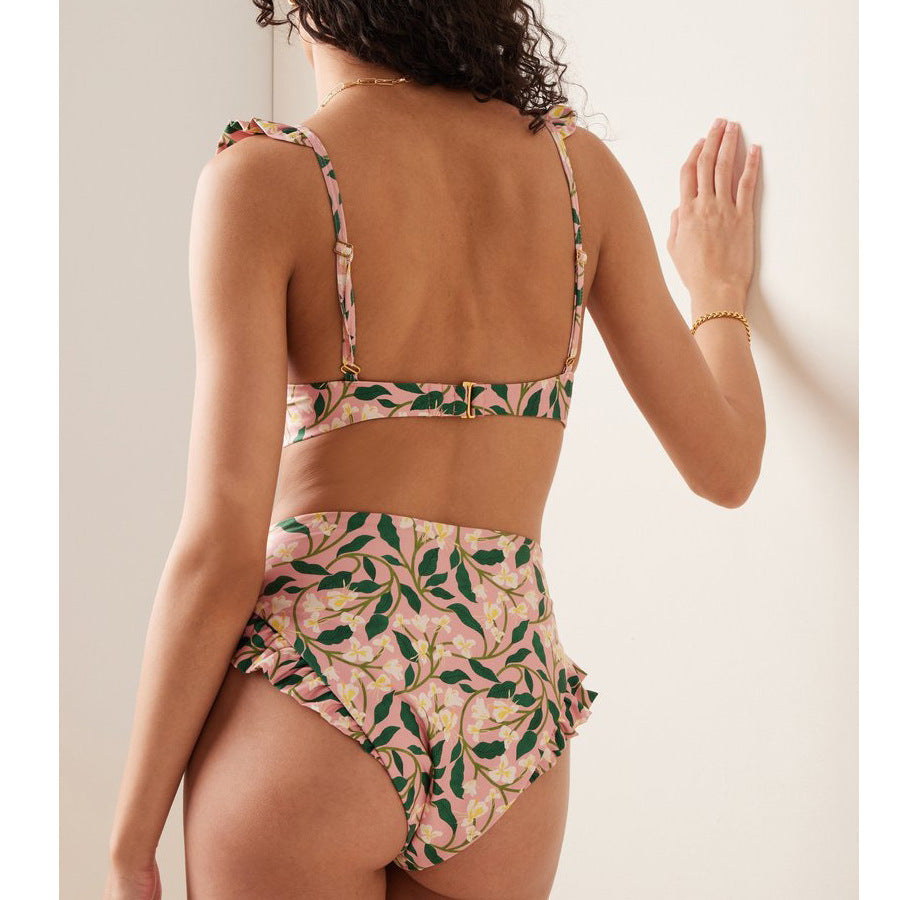 Floral print high-waisted bikini with ruffles for stylish summer fashion ملابس