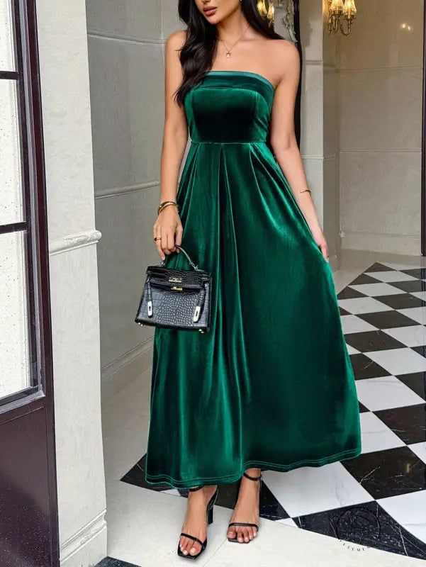 Elegant emerald green strapless velvet maxi dress in langry fashion