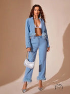 Women’s light-wash denim jacket and jeans set with furry stitching straight trim