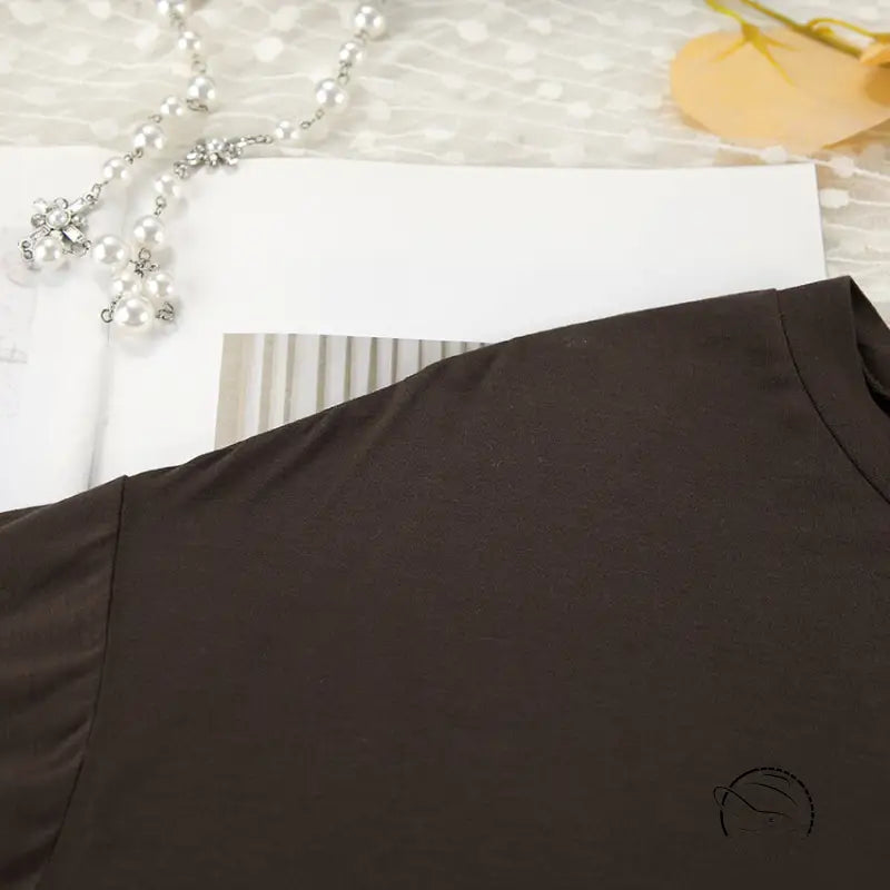 Dark brown round neck short-sleeved t-shirt with gathered shoulders for women’s fashion pajamas