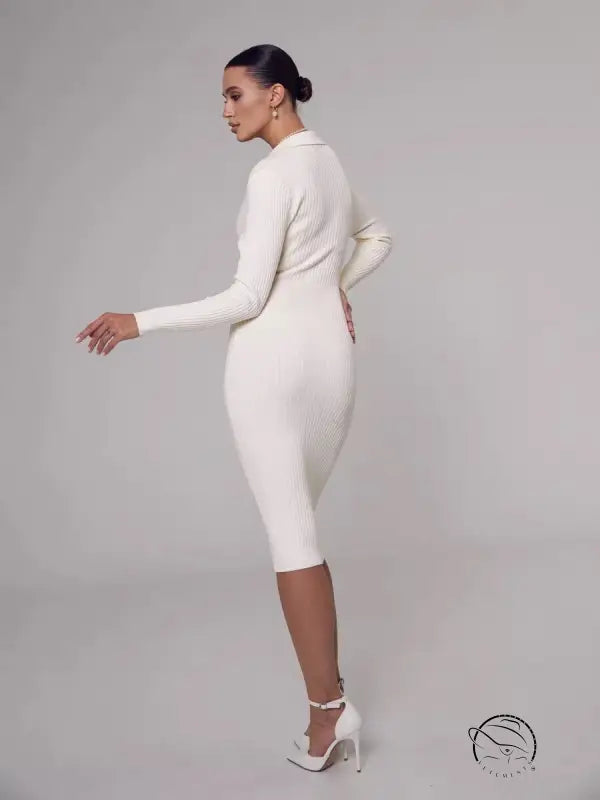 Elegant white knitted dress with polo collar for autumn winter